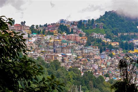 darjeeling hill station read     awaygowe travel blog