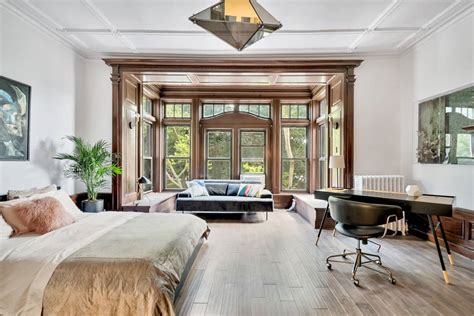 gorgeous airbnb  york townhouses fit  carrie bradshaw  thelocalvibe