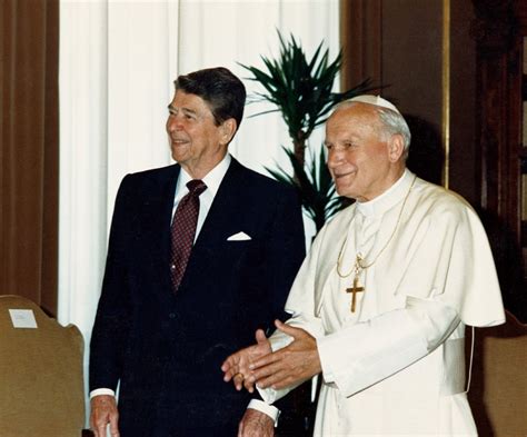 president met   popes  gave  weirdest gift   history   vatican