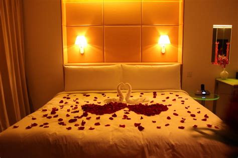 Best Bedroom Decorating Ideas For Romantic Couples Royal
