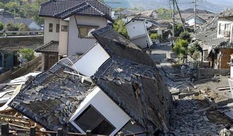 earthquake dream meanings  interpretation building collapse