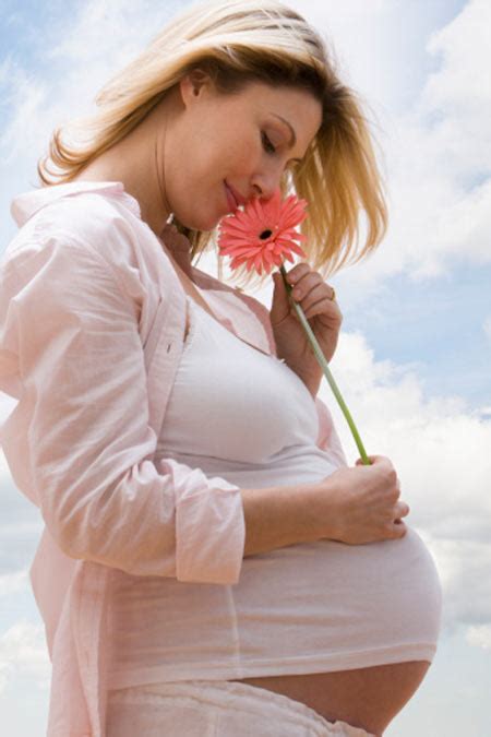 gold tips for pregnant women in summer