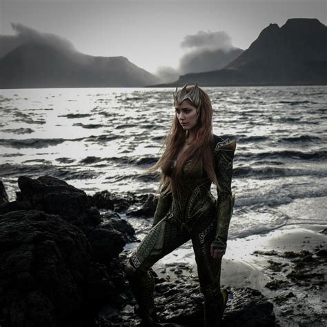 First Look Of Amber Heard As Justice League S Mera