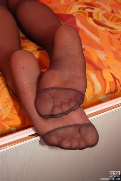 vera frisky nylon feet teaser