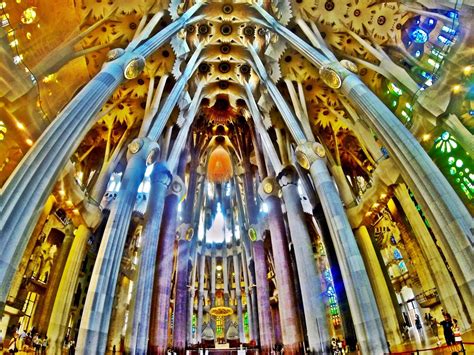 la sagrada familia  church nuanced art deco   heart  barcelona traveldiggcom