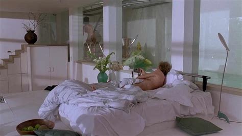 Naked Catherine Zeta Jones In Splitting Heirs