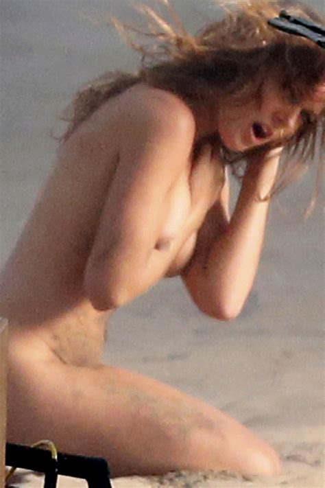 tove lo nipple slip while filming music video 4 celebrity