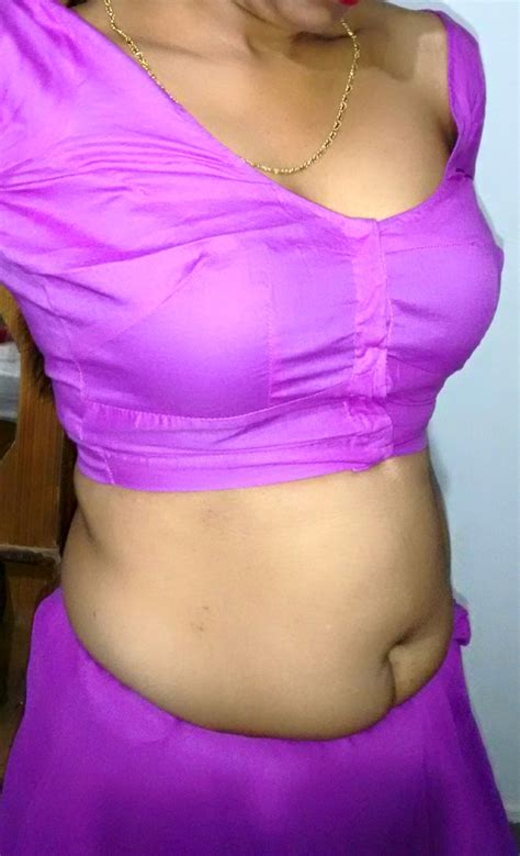 indian big boobs bhabhi in tight blouse bra stripping gallery