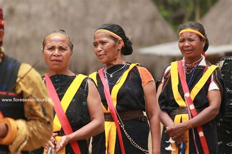 ngada tribe flores history ethnic languages adventure overland expedition tours indonesia