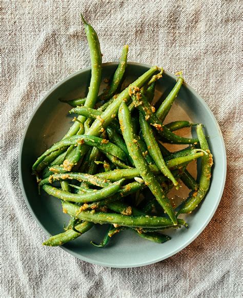 toddlers favorite green beans dishing   dirt