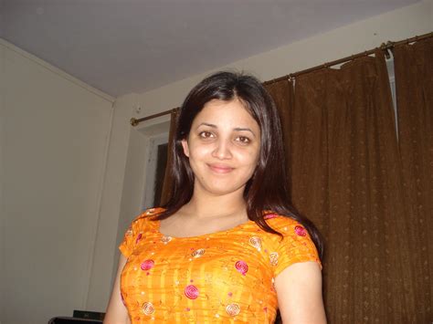 desi girls and aunties hot and sexy pictures hot and beautiful desi aunties