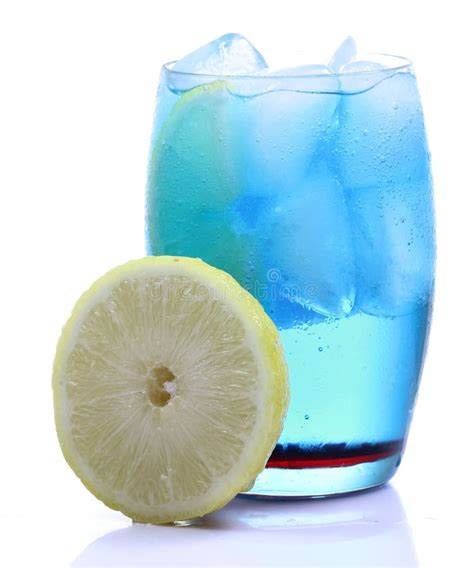 blauwe curacao drank stock foto image  bellen blauw