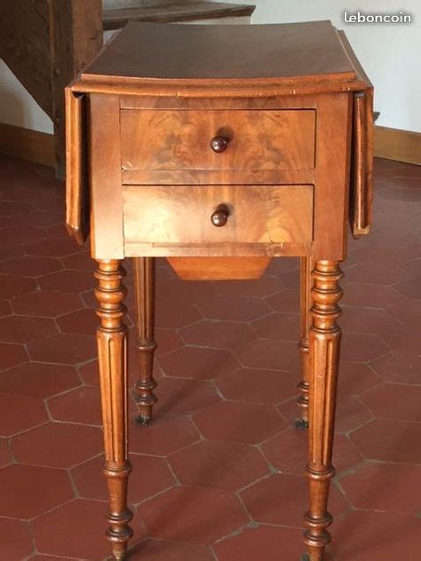 ancienne table de chevet en bois massif tres bon etat epoque napoleon iii dotee de