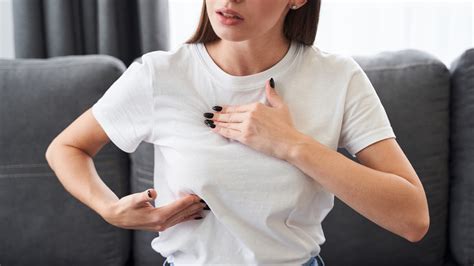 What Does It Mean When Your Right Breast Hurts