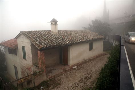 amanda knox s italian crime scene house hits the market