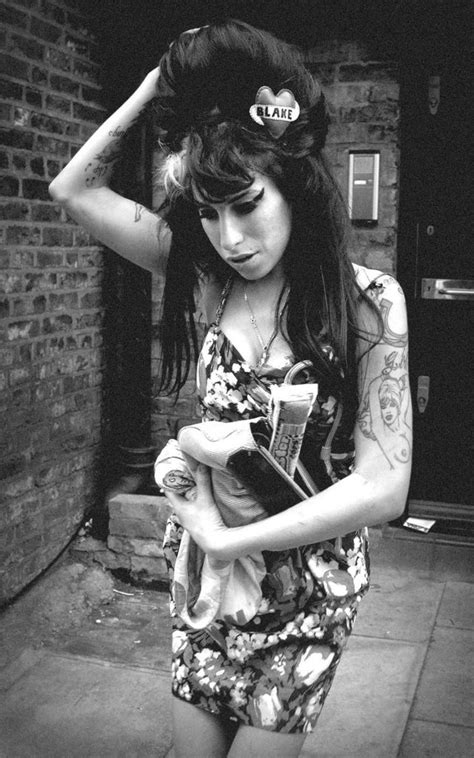 Amy Winehouse Beautiful Cute Dark Eyes Image 438060 On