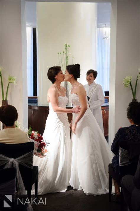 same gender marriage pictures at tru chicago chicago wedding photographer kenny nakai