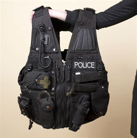 difference   tactical vest  plate carrier la police gear