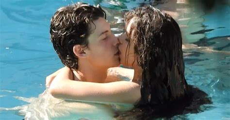 Photos Of Shawn Mendes And Camila Cabello Kissing Popsugar Celebrity