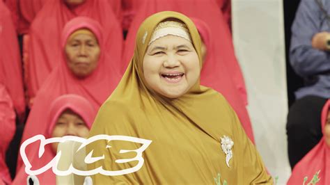 Mamah Dedeh Indonesias Most Popular Female Preacher – Indonesia Expat