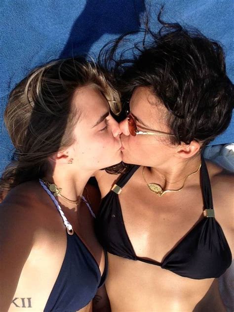 cara delevingne and michelle rodriguez kissing celebrity leaks scandals leaked sextapes