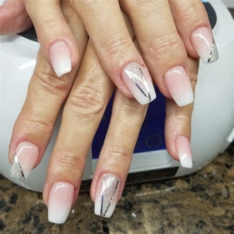 diamond nails nail salon  moline