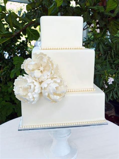 sweet simple wedding cakes weekly wedding inspiration
