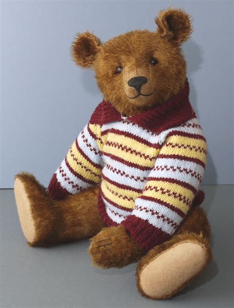 gregory gyllenship bear   sweater