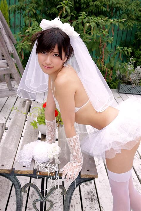 【コスプレエロ画像】ウエディングドレス姿の花嫁が一生に
