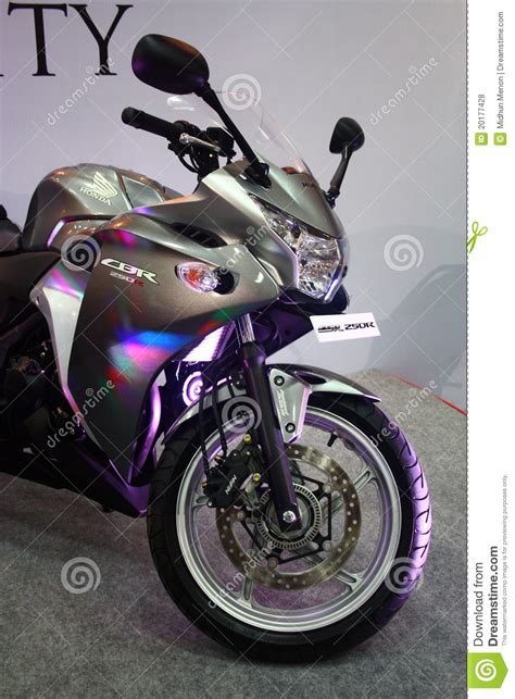 de super fiets van honda cbr  bij autowereld expo  redactionele stock foto image