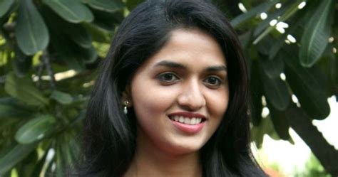 tamil film actress sunaina unseen images actress sunaina