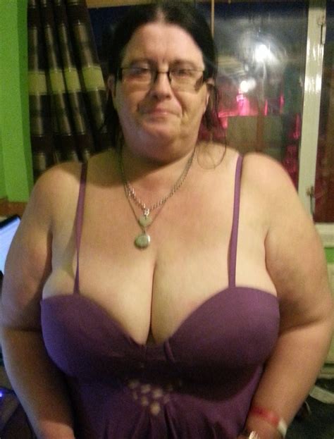 mature saggy matures cleavage 123 all braless chubbies high quality