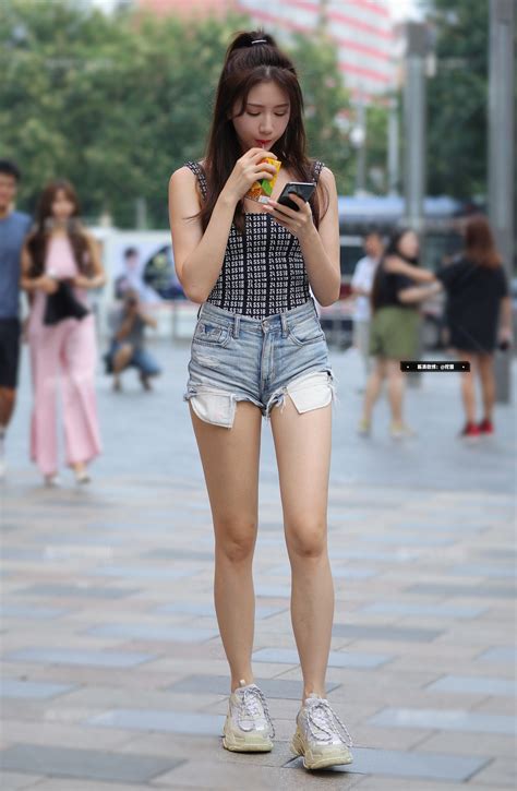 1 960×2 998ピクセル Girl Fashion Beautiful Asian Women Beauty Leg Asian