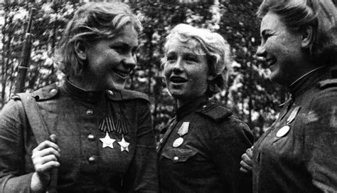 Las Chicas Que Les Volaban Los Sesos A Los Nazis Cultura El PaÍs