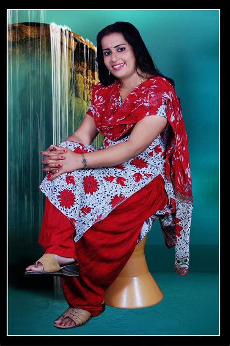 malayalam tv serial actress malayalam tv actress graashma thalassery