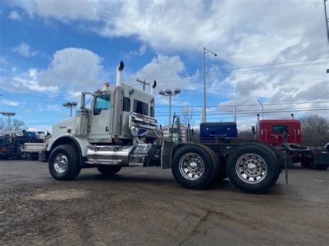 kenworth  day cab cummins isx  sale special pricing chicago motor cars