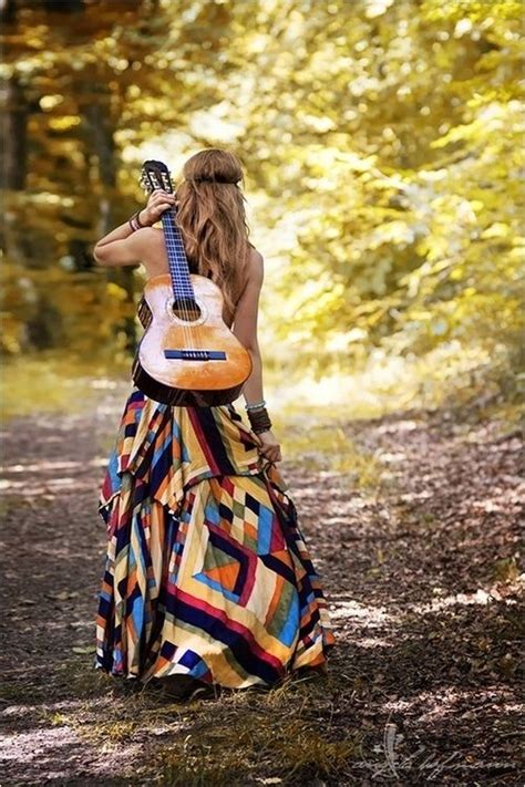 Being A Hippie Girl With A Guitar Хиппи Хиппи стиль Фотосессия