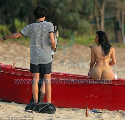 البوابة نيوز بالصور مؤخرة كيم كارداشيان الغريبة تلهب شاطئ تايلاند
