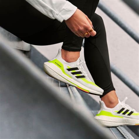 adidas ultraboost  thay doi de tro nen khac biet  chuong shoes