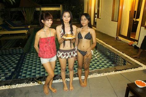 Foto Anak Muda Pesta Bikini Di Villa Lanjut Pesta Seks