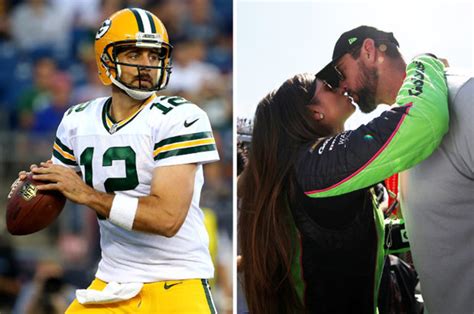 Aaron Rodgers Girlfriend Quarterback In Nfl Clash Who’s