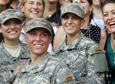 Female Soldiers Earn Elite U S Army Ranger Tab Toronto Star
