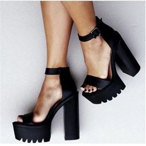 vogue ankle strap chunky heel buckle strap black suede sandals