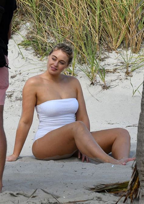 iskra lawrence nude and topless pics and leaked porn scandal planet