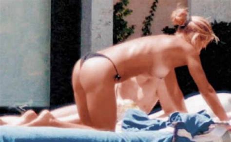 anna kournikova shows upskirt panties and bikini cleavage