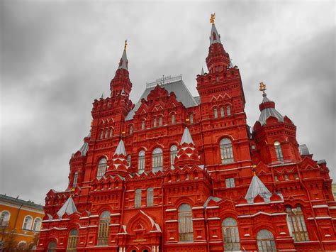 photo red square  moscow architecture rain weather   jooinn