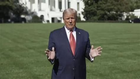 trump appeared  film    video  front   green screen  people