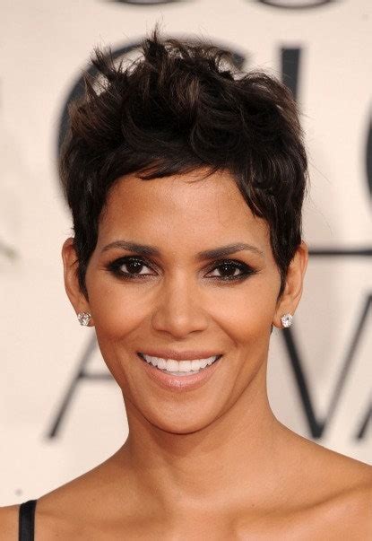 Hey Short Haired Girls Here S How To Get Your Cut To Look Like Halle