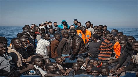 Migrants Discover New Route Into Italy 2 000 Arrive In 48 Hours