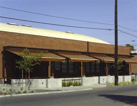 retractable awnings commercial
